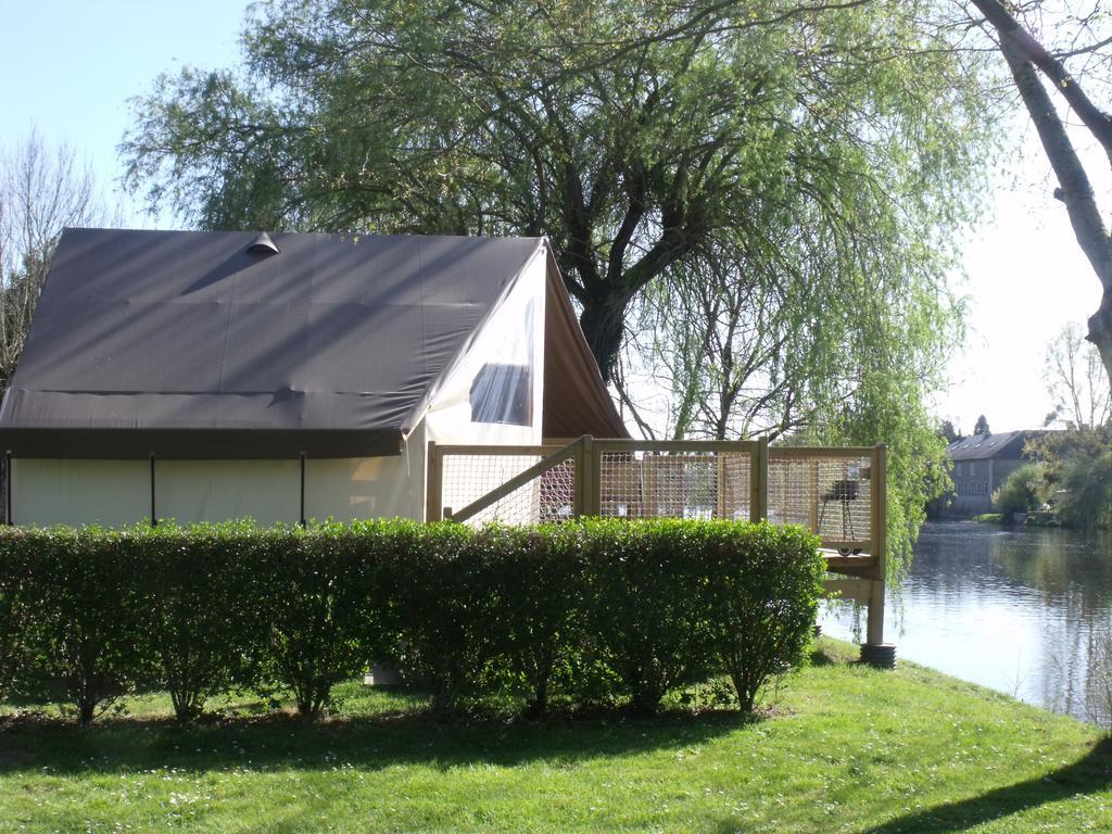 Camping Des Ribieres Confolens Luaran gambar