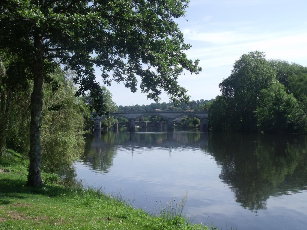 Camping Des Ribieres Confolens Luaran gambar