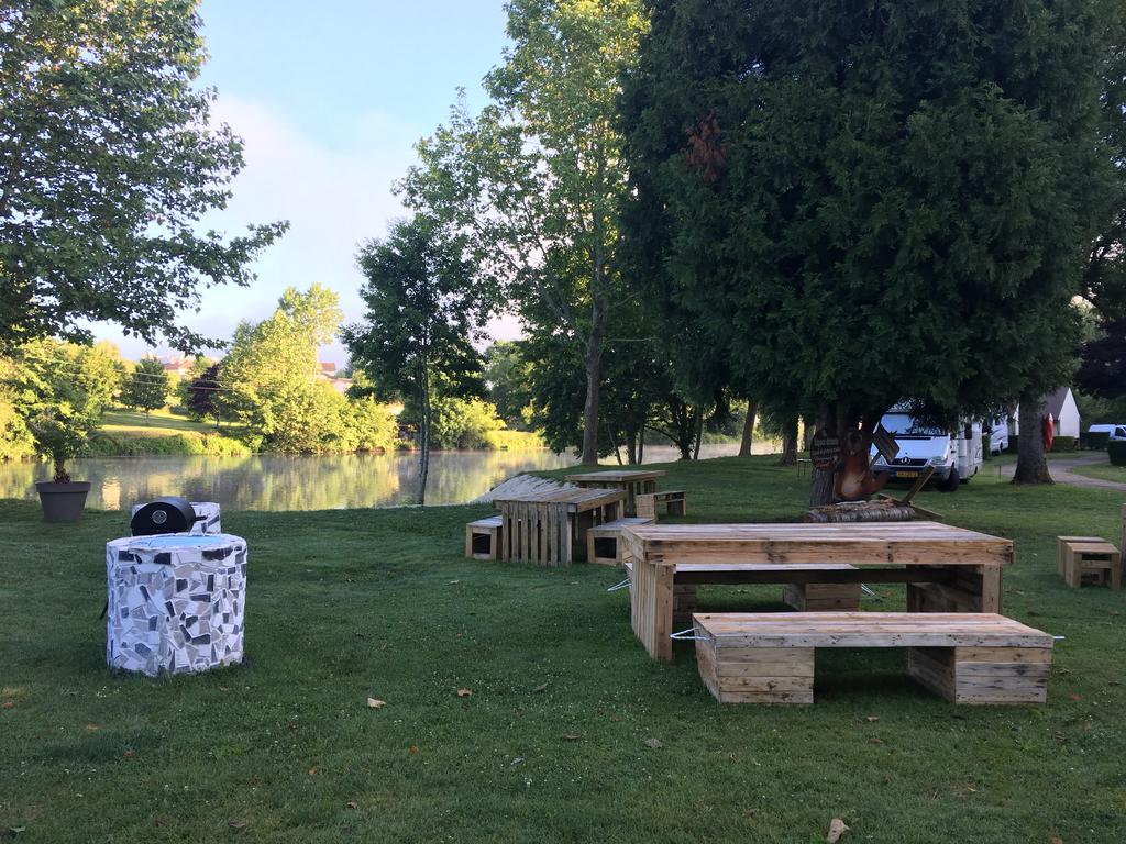 Camping Des Ribieres Confolens Luaran gambar