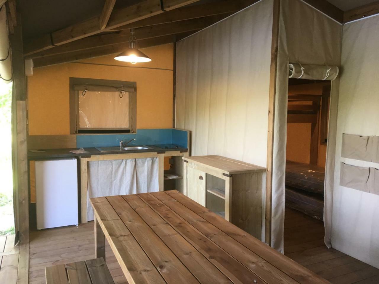 Camping Des Ribieres Confolens Luaran gambar